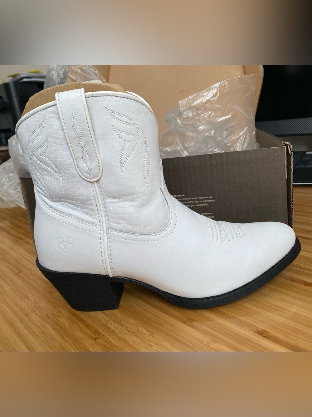 Ariat White Leather Women's-Style Western Ankle Boots - Picture 3 of 10